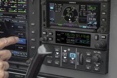 Společnost Garmin představuje novou řadu slim rádií COMM a NAV/COMM
