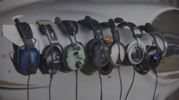How to choose the right aviation headset?